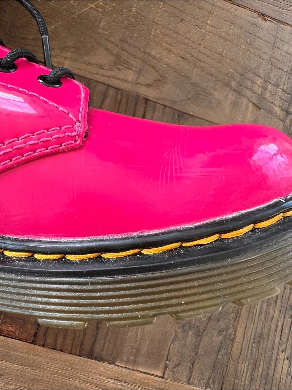NWOT Dr. Martens 1460 J Girls Hot Pink Patent Lace-Up Boots Shoes Sz 4